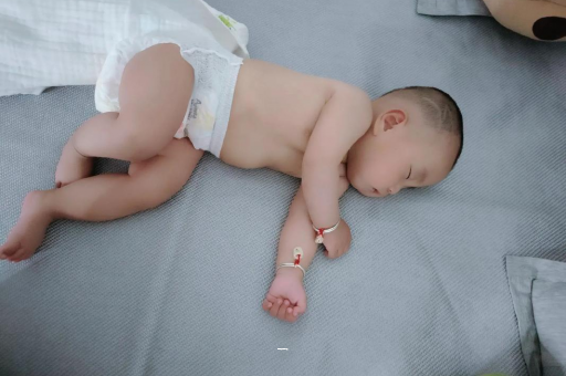 睢县宝宝老打喷嚏怎么办